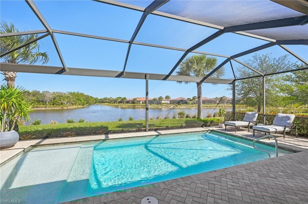 1489 Artesia Dr W, Naples, FL 34113-2