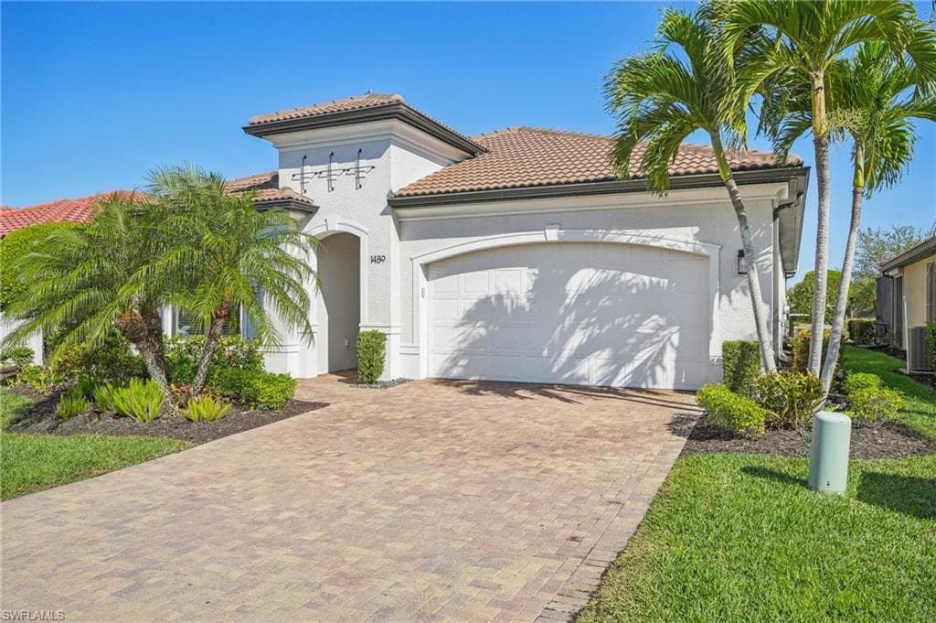 1489 Artesia Dr W, Naples, FL 34113-4