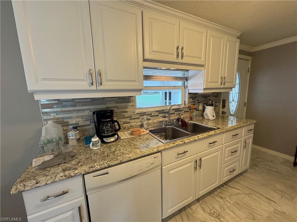 84 Enchanting Blvd, Naples, FL 34112-18