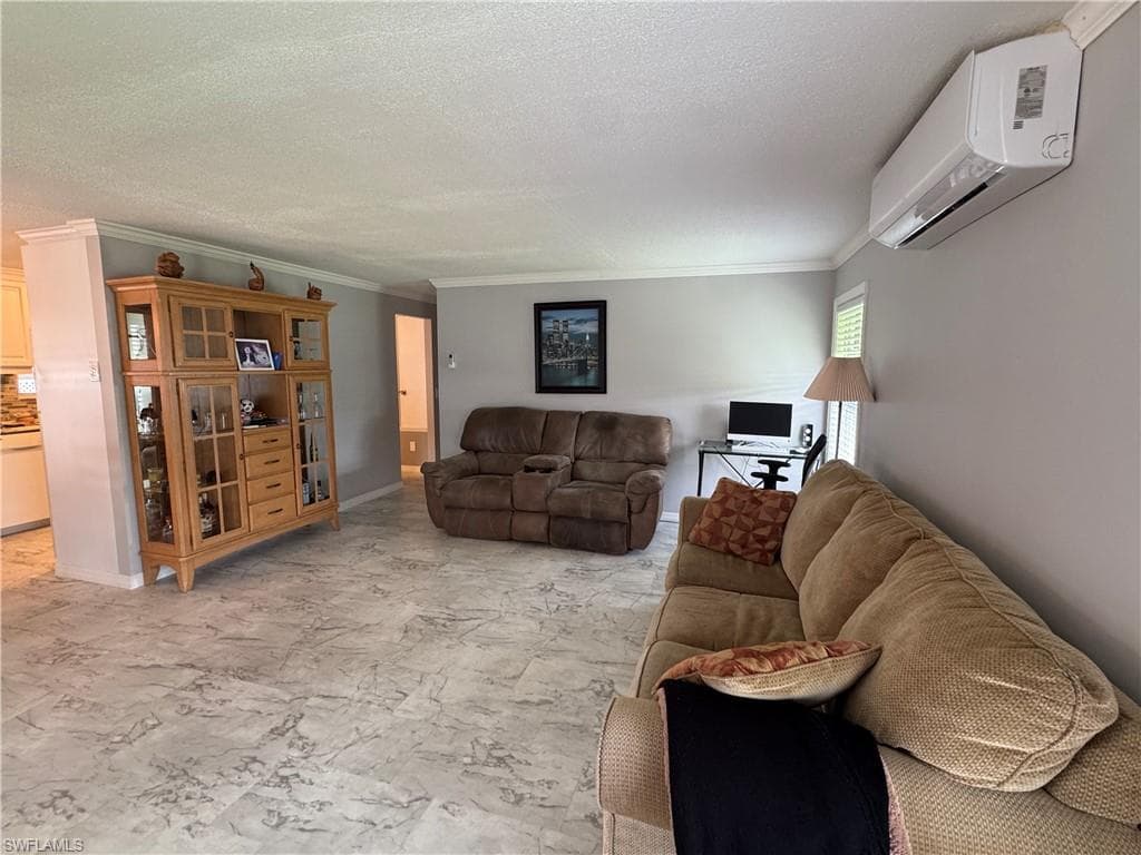 84 Enchanting Blvd, Naples, FL 34112-5