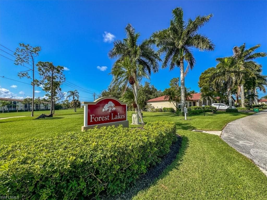 1085 Forest Lakes Dr 8105, Naples, FL 34105-15