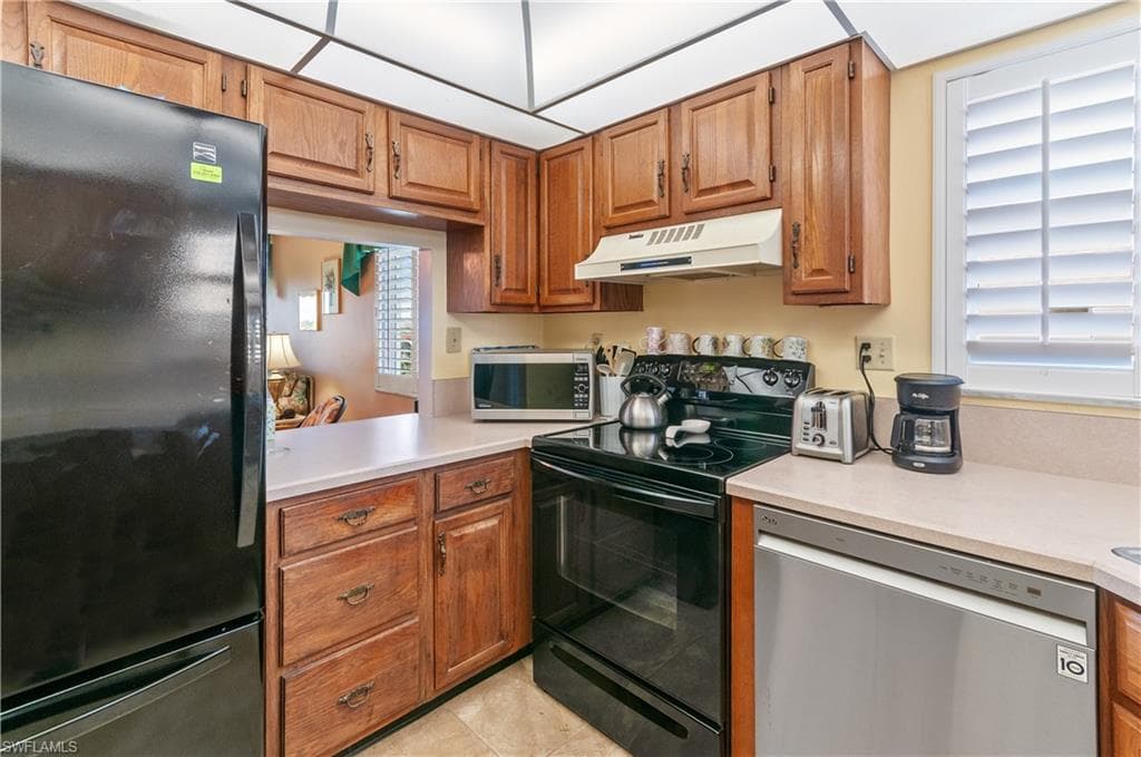 29 High Point Cir E 508, Naples, FL 34103-12