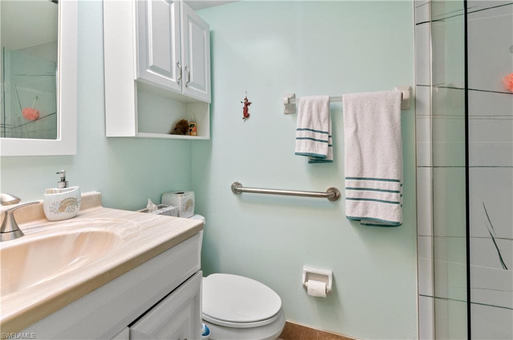 29 High Point Cir E 508, Naples, FL 34103-17