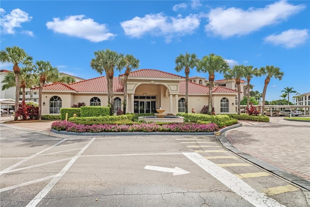 29 High Point Cir E 508, Naples, FL 34103-24