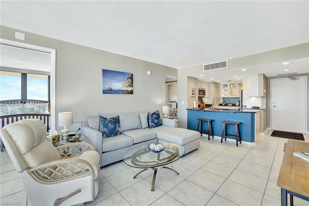180 Seaview Ct 1016, Marco Island, FL 34145-9