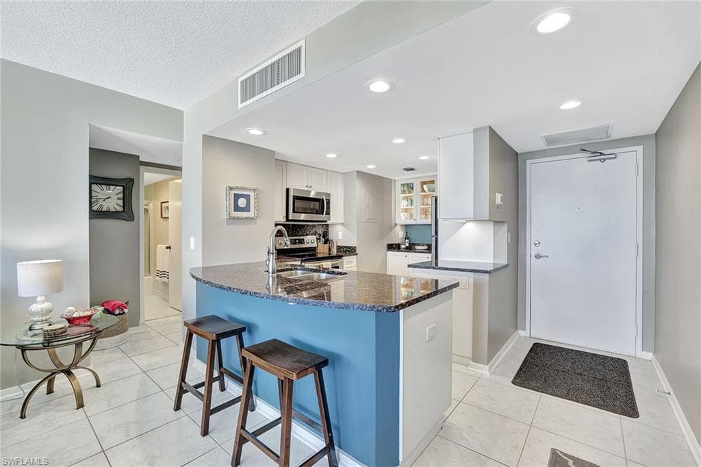 180 Seaview Ct 1016, Marco Island, FL 34145-13