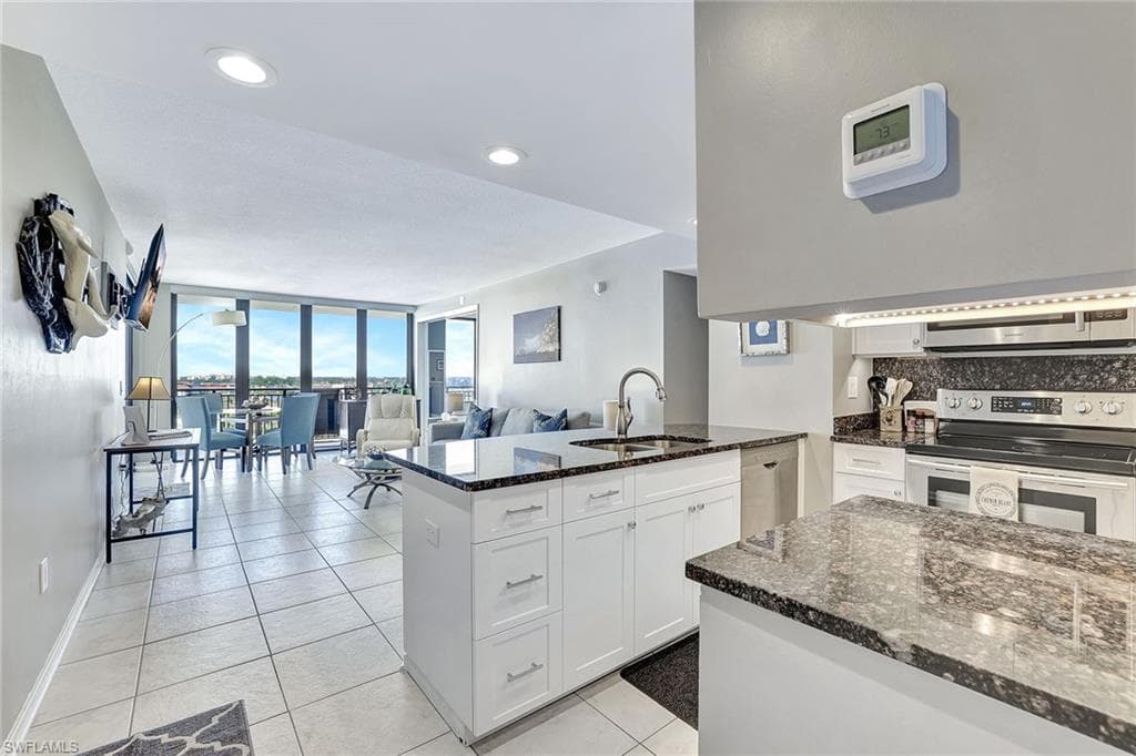 180 Seaview Ct 1016, Marco Island, FL 34145-15