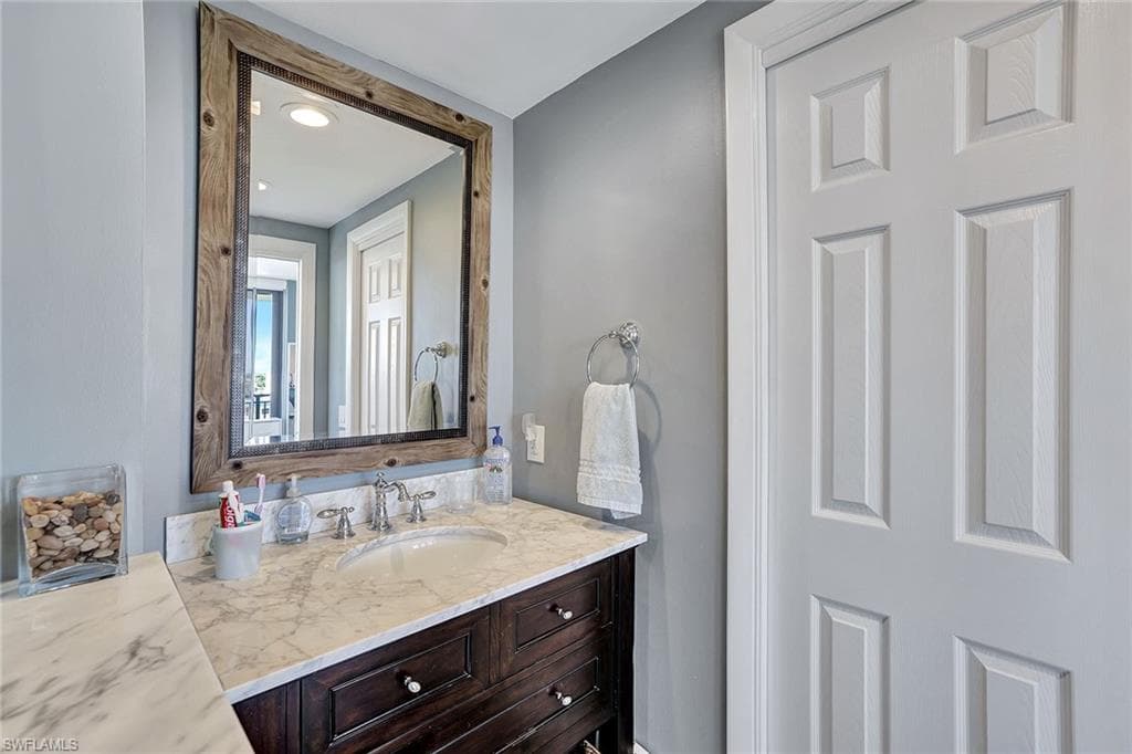 180 Seaview Ct 1016, Marco Island, FL 34145-19