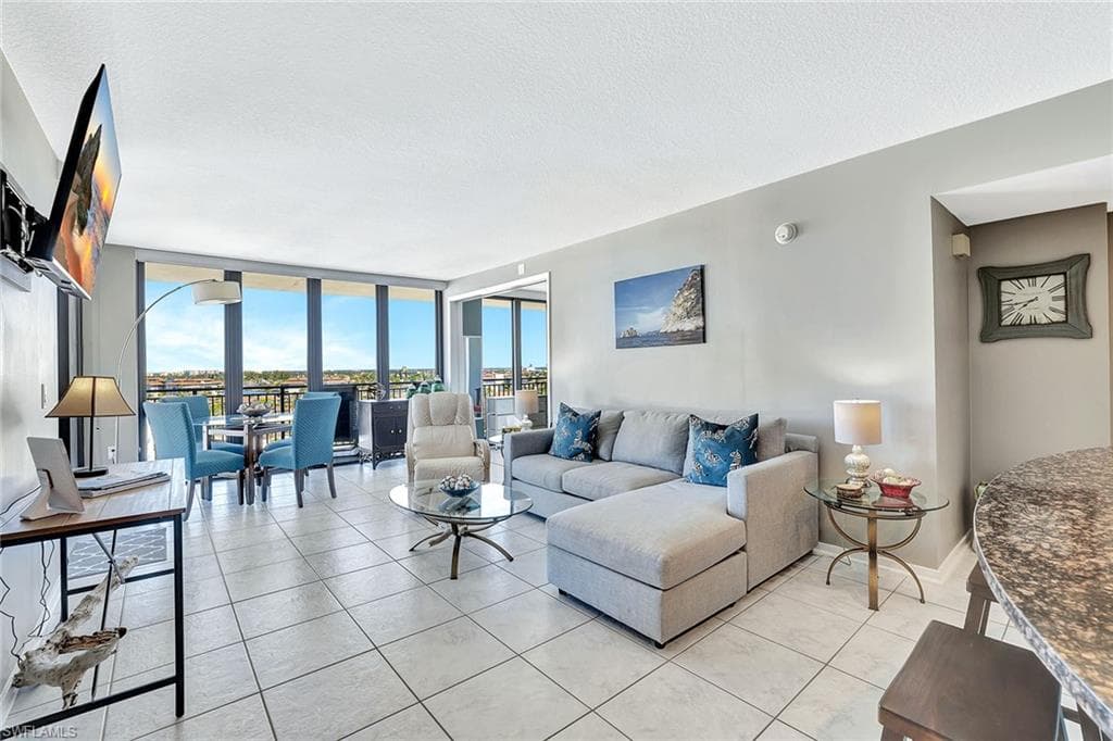 180 Seaview Ct 1016, Marco Island, FL 34145-3