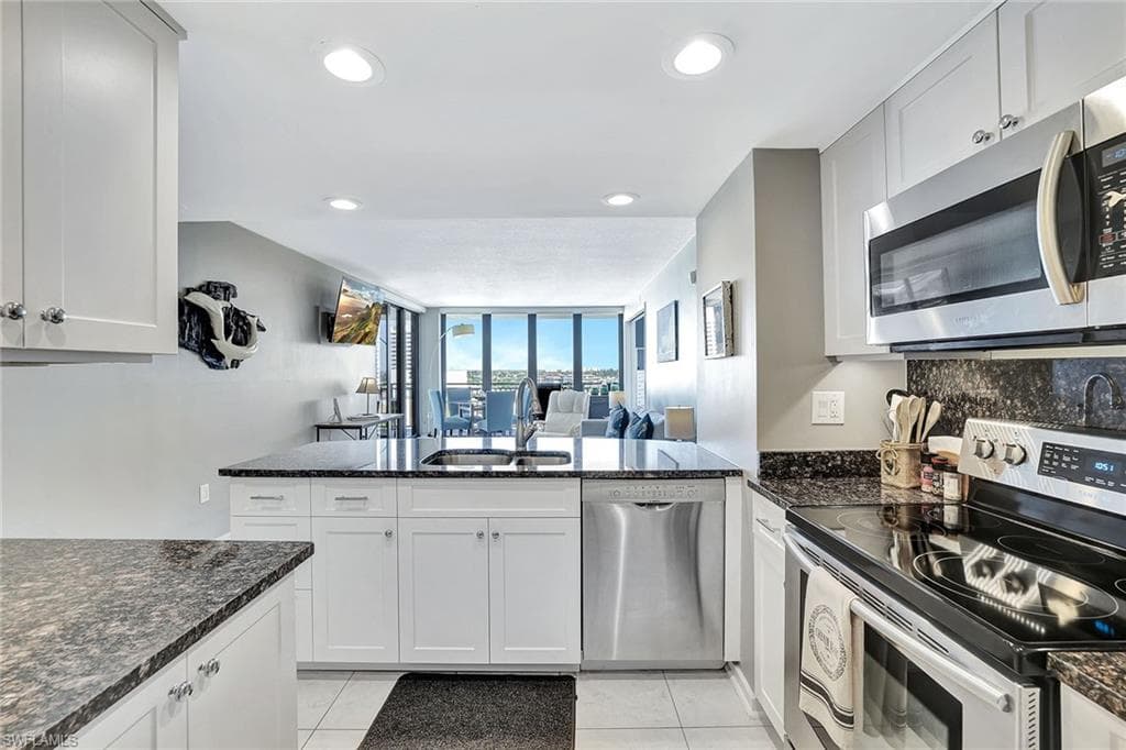 180 Seaview Ct 1016, Marco Island, FL 34145-4