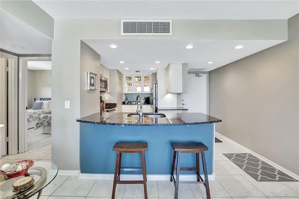 180 Seaview Ct 1016, Marco Island, FL 34145-5