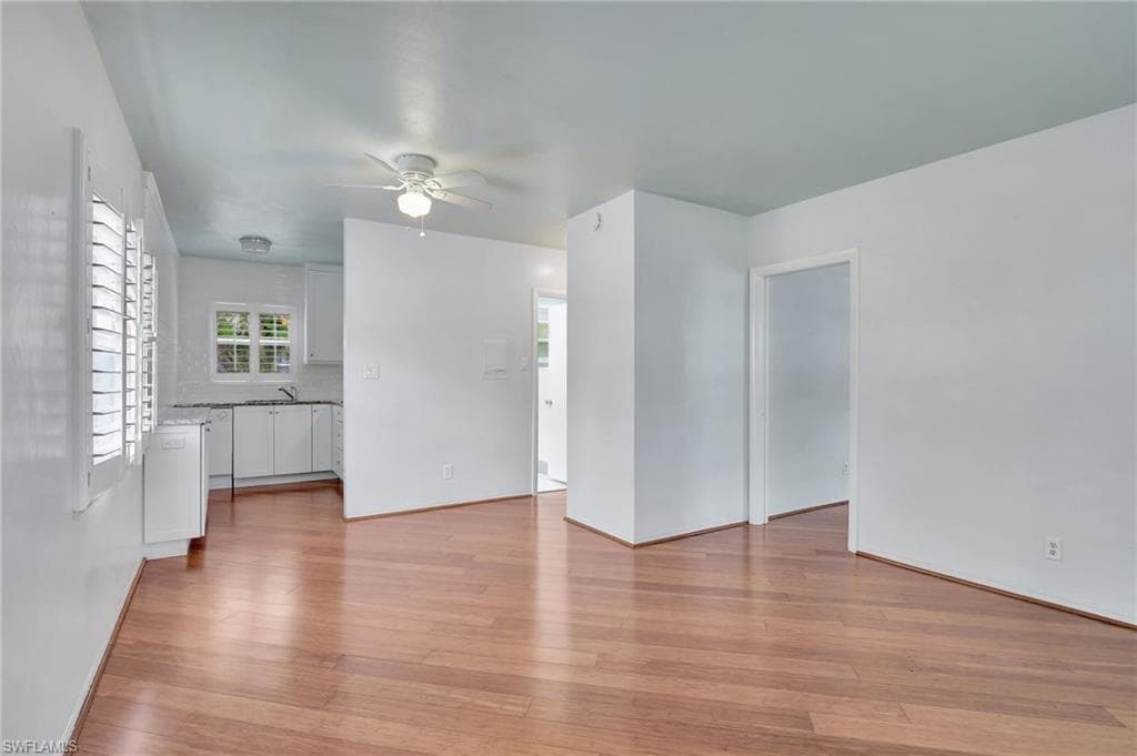 550 4th Ave S 9, Naples, FL 34102-9