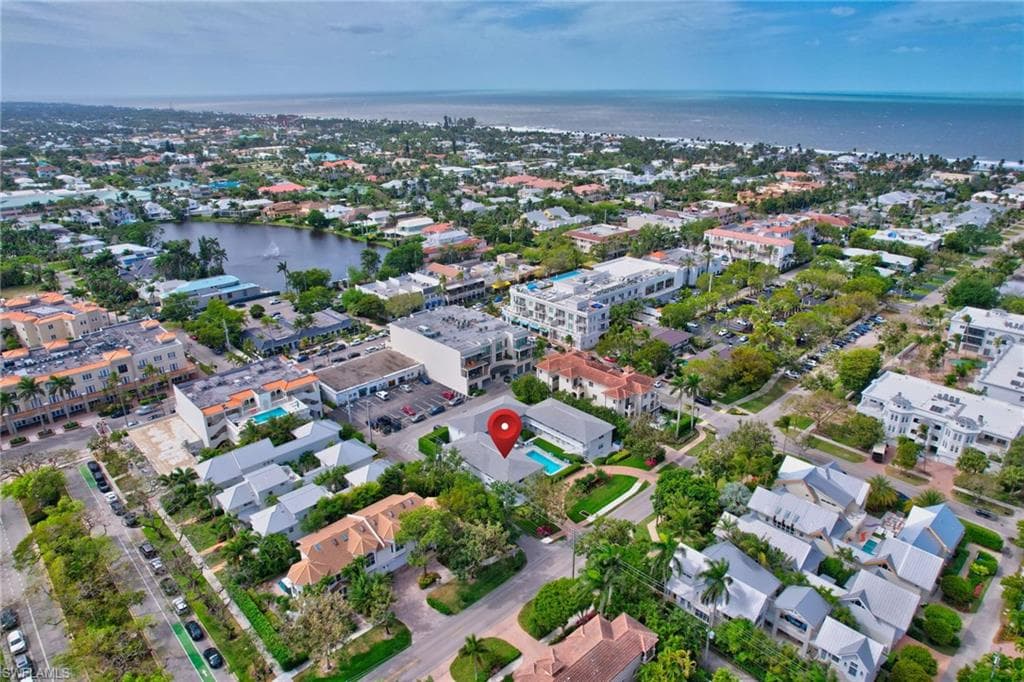 550 4th Ave S 9, Naples, FL 34102-27