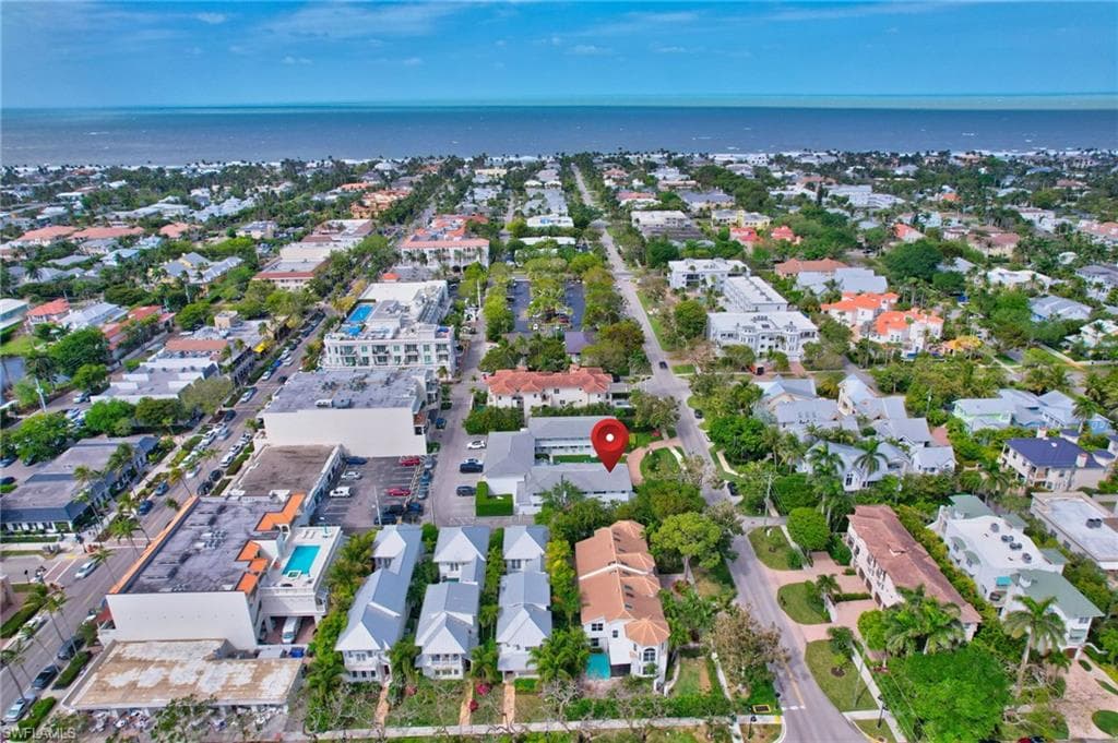 550 4th Ave S 9, Naples, FL 34102-28