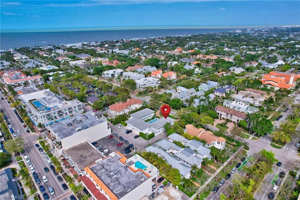 550 4th Ave S 9, Naples, FL 34102-40