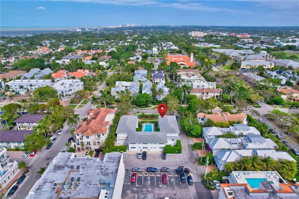 550 4th Ave S 9, Naples, FL 34102-45