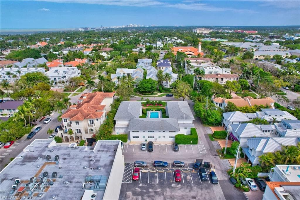 550 4th Ave S 9, Naples, FL 34102-46