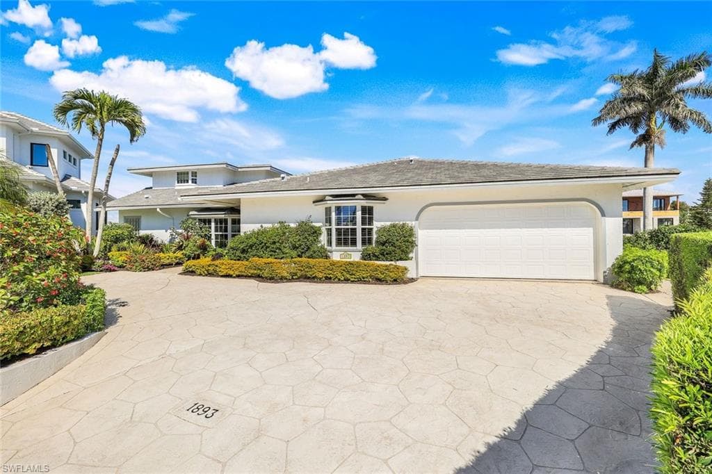 1893 Cascade Ct, Marco Island, FL 34145-4
