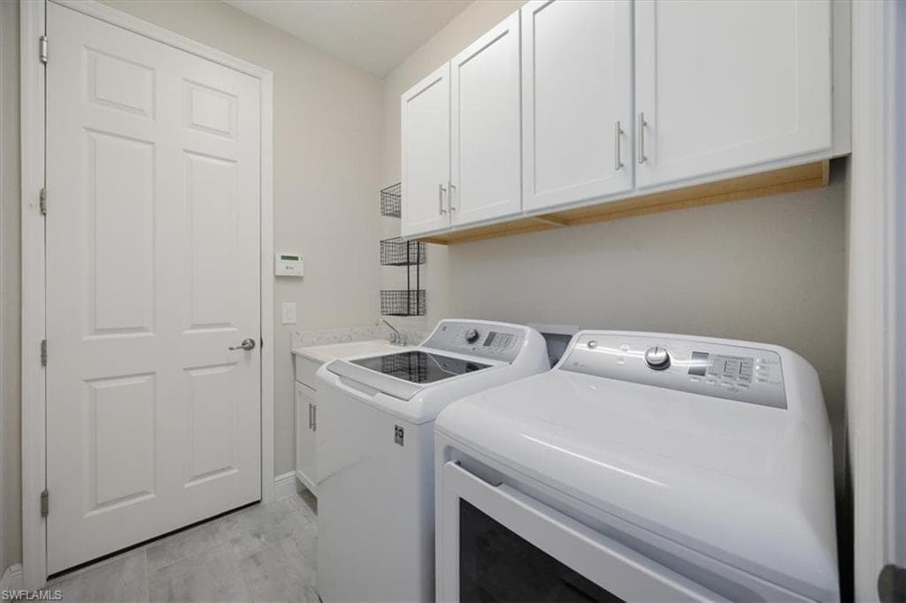 2014 Mustique St, Naples, FL 34120-14