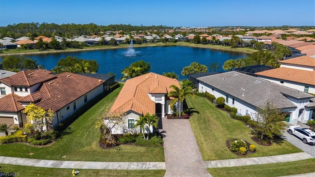 2014 Mustique St, Naples, FL 34120-1