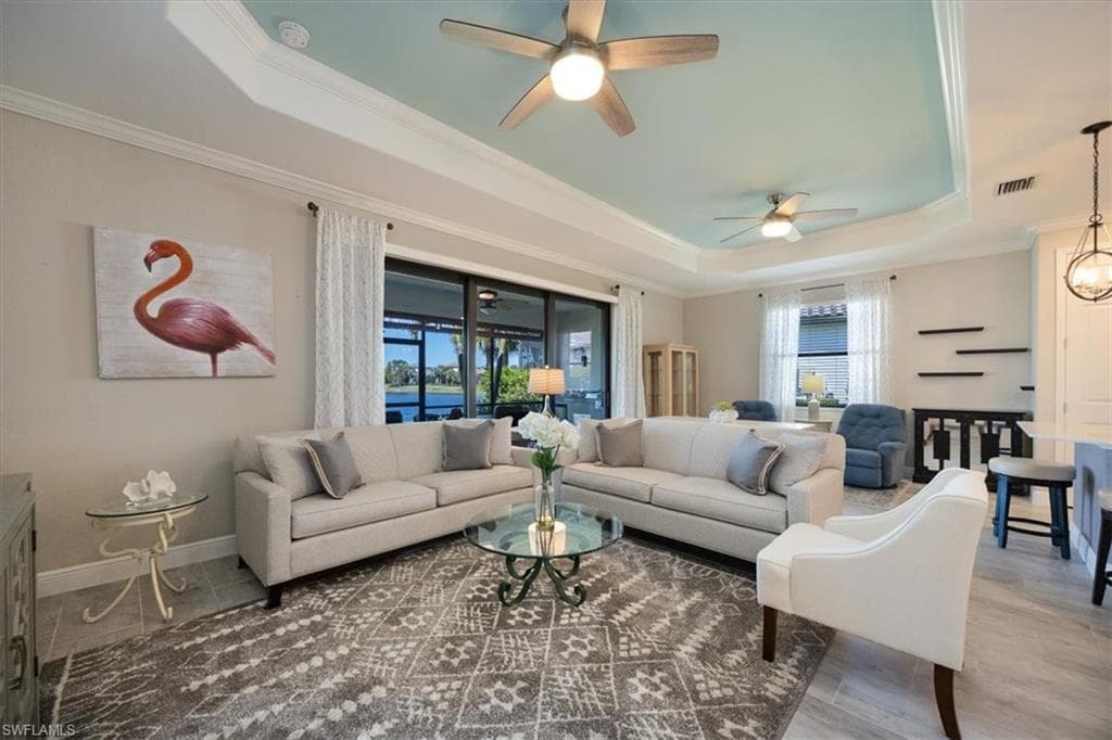 2014 Mustique St, Naples, FL 34120-4