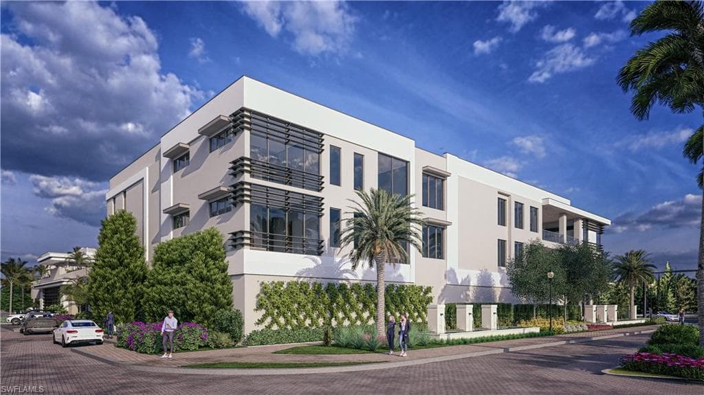 233 12th St S 302, Naples, FL 34102-4