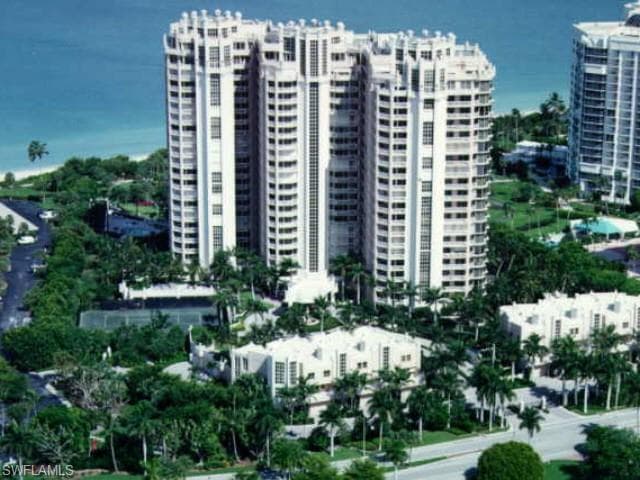 4021 Gulf Shore Blvd N 304, Naples, FL 34103-1