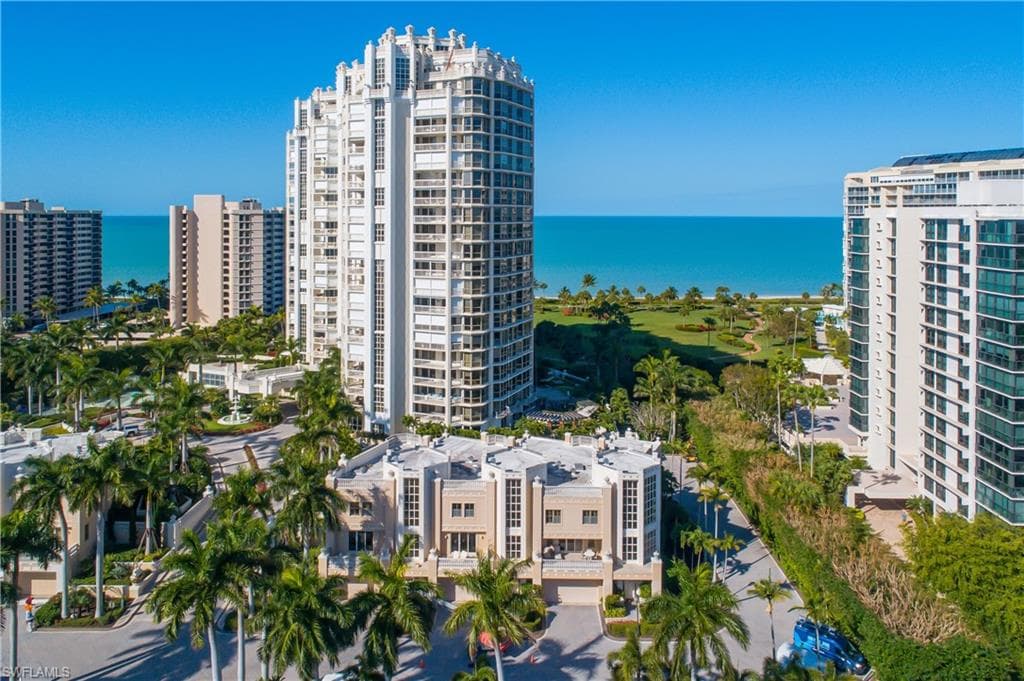 4021 Gulf Shore Blvd N 304, Naples, FL 34103-3