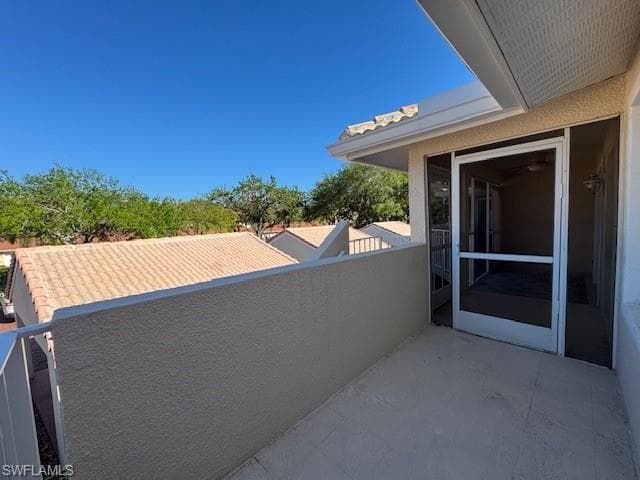 2372 Hidden Lake Dr 806, Naples, FL 34112-15