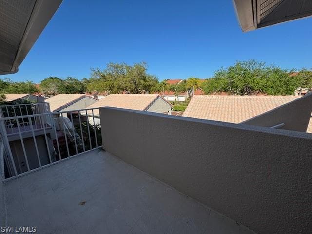 2372 Hidden Lake Dr 806, Naples, FL 34112-17