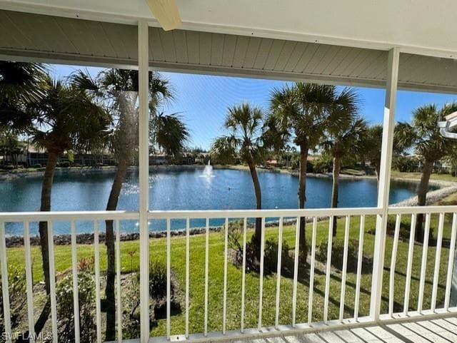 2372 Hidden Lake Dr 806, Naples, FL 34112-1