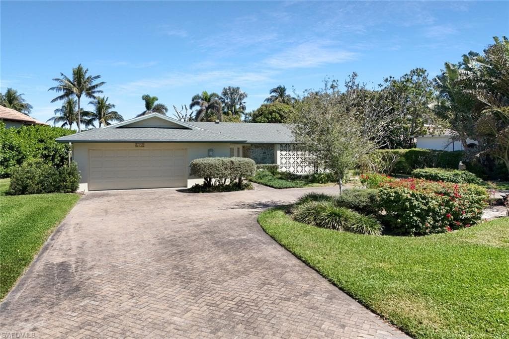645 Bougainvillea Rd, Naples, FL 34102-21