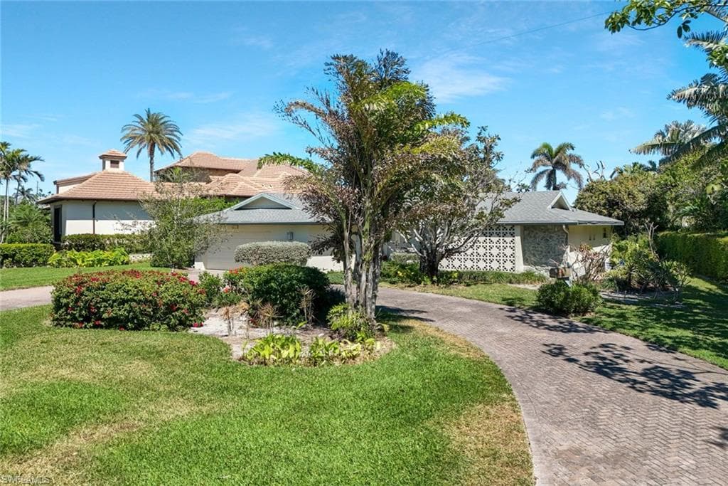 645 Bougainvillea Rd, Naples, FL 34102-23