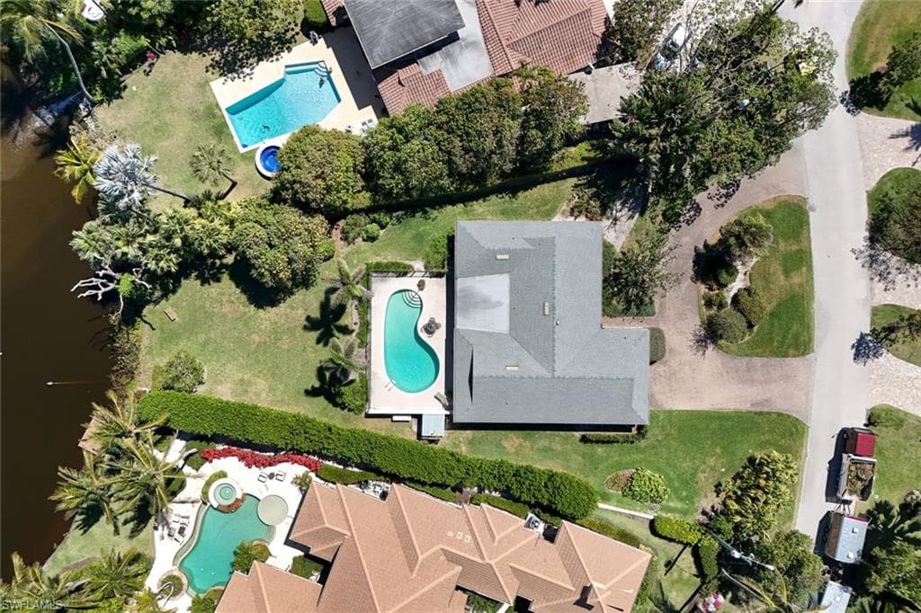 645 Bougainvillea Rd, Naples, FL 34102-3