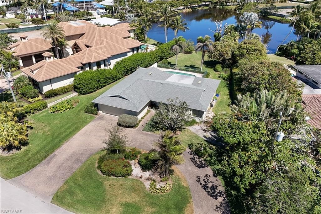 645 Bougainvillea Rd, Naples, FL 34102-6