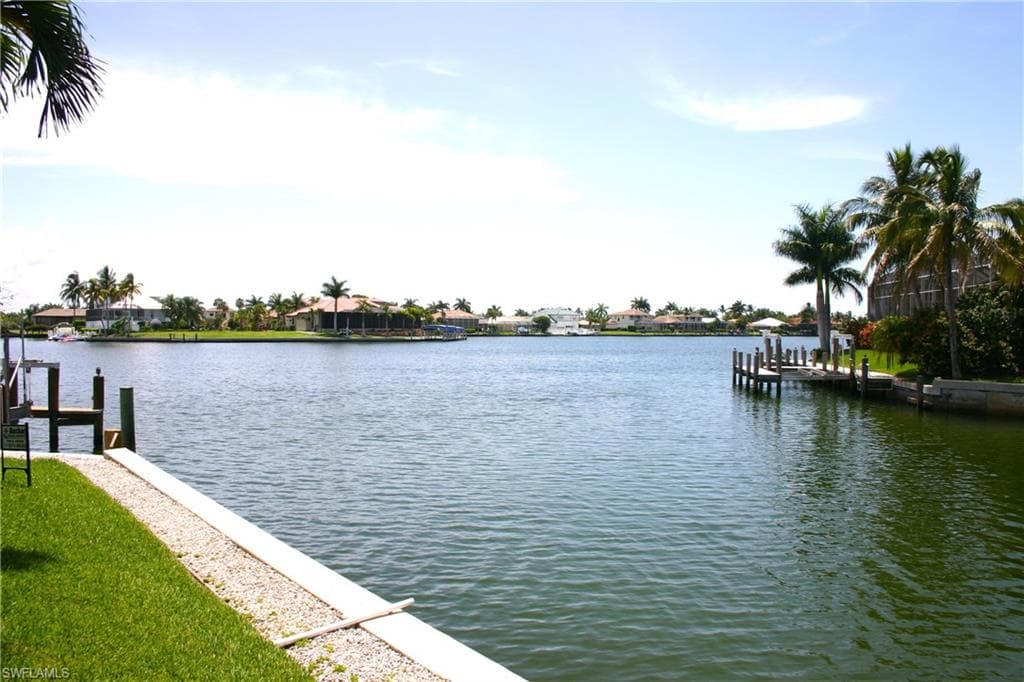 971 Abaco Ct, Marco Island, FL 34145-4
