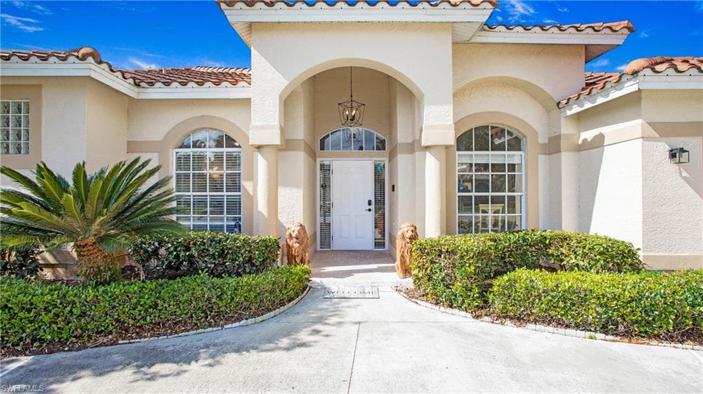 8836 Lely Island Cir, Naples, FL 34113-2