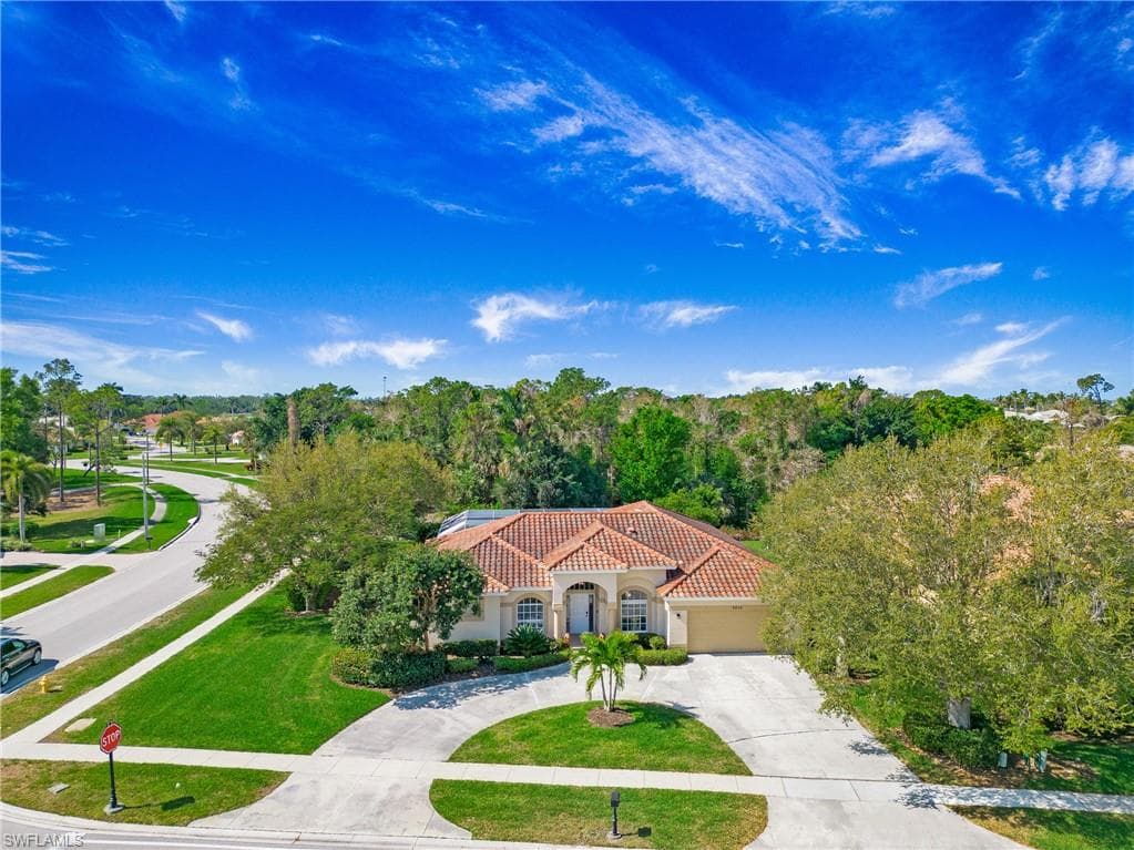 8836 Lely Island Cir, Naples, FL 34113-4