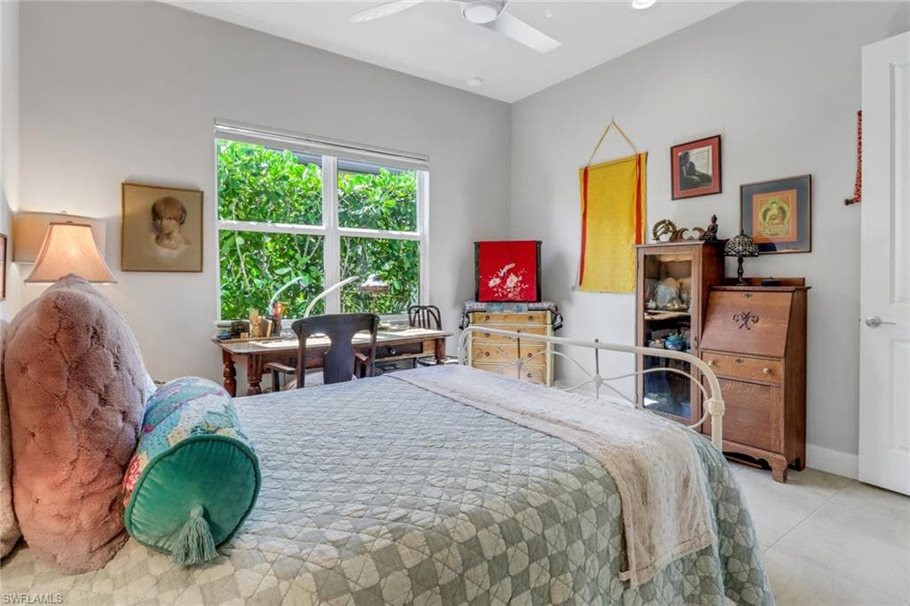 28589 Wharton Dr, Bonita Springs, FL 34135-34
