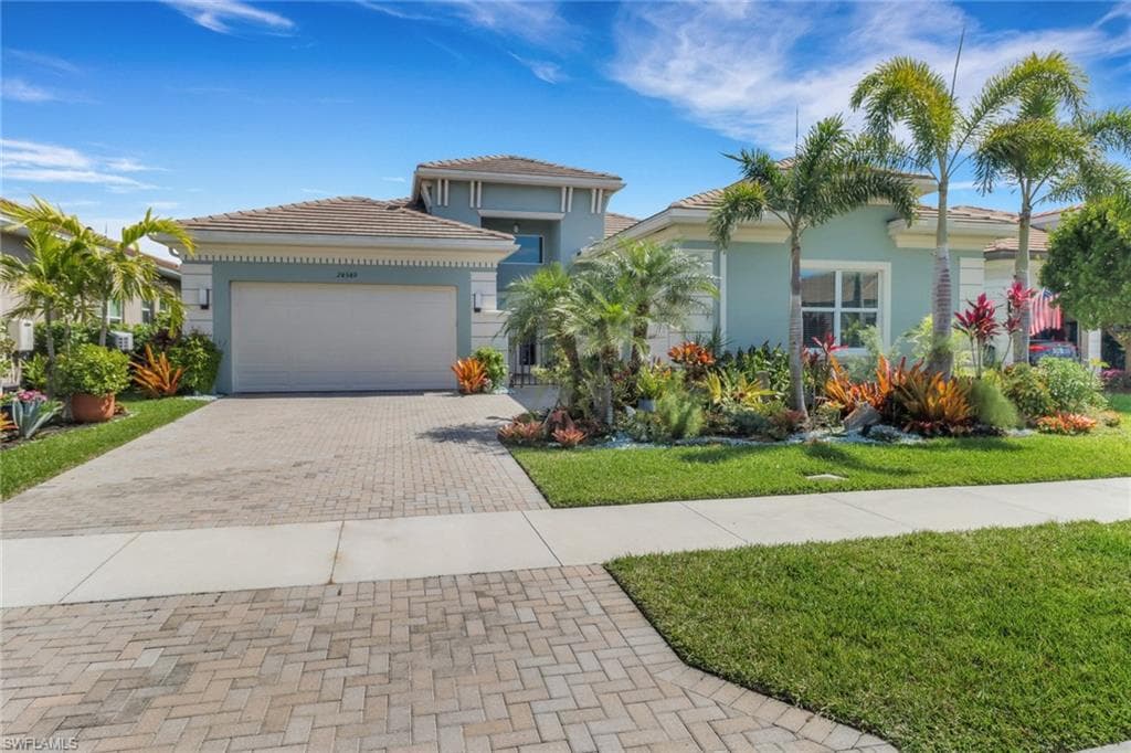 28589 Wharton Dr, Bonita Springs, FL 34135-36