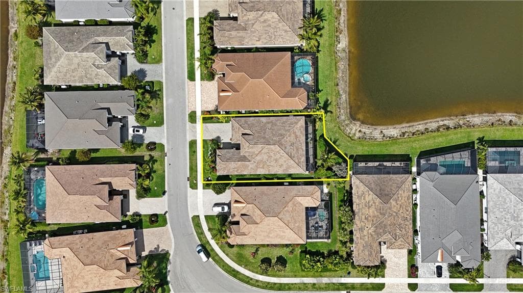 28589 Wharton Dr, Bonita Springs, FL 34135-38