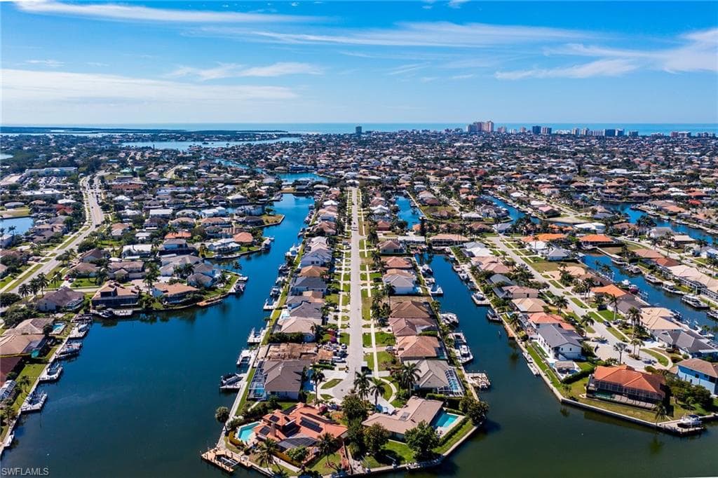 152 Gulfport Ct, Marco Island, FL 34145-9