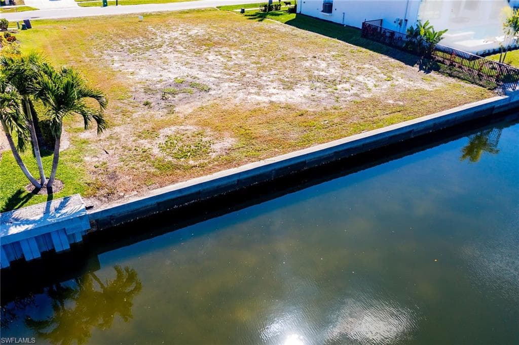152 Gulfport Ct, Marco Island, FL 34145-4