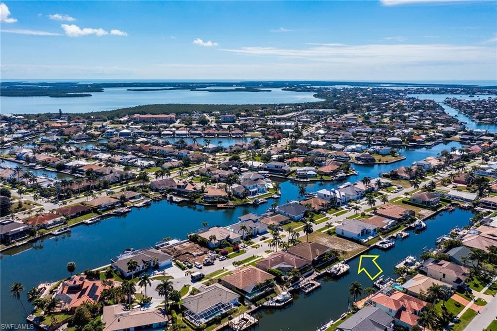 152 Gulfport Ct, Marco Island, FL 34145-8