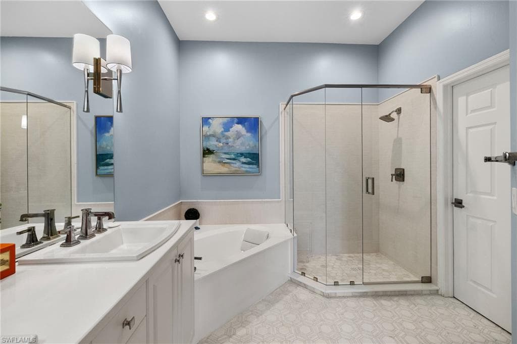 5065 Yacht Harbor Dr 203, Naples, FL 34112-21