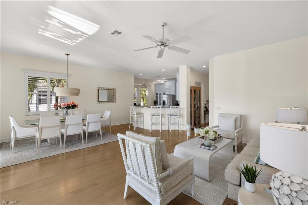 5065 Yacht Harbor Dr 203, Naples, FL 34112-8