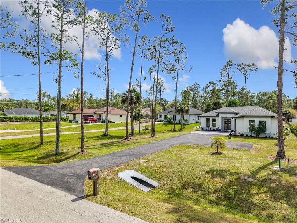 4160 10th Ave NE, Naples, FL 34120-4