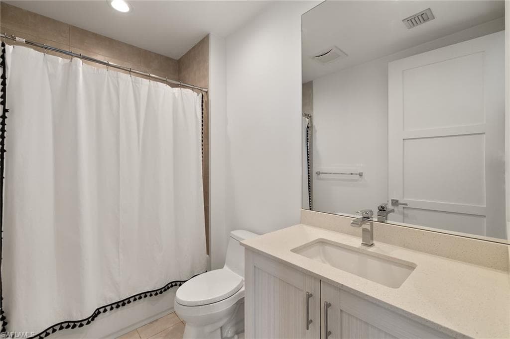 1135 3rd Ave S 317, Naples, FL 34102-12