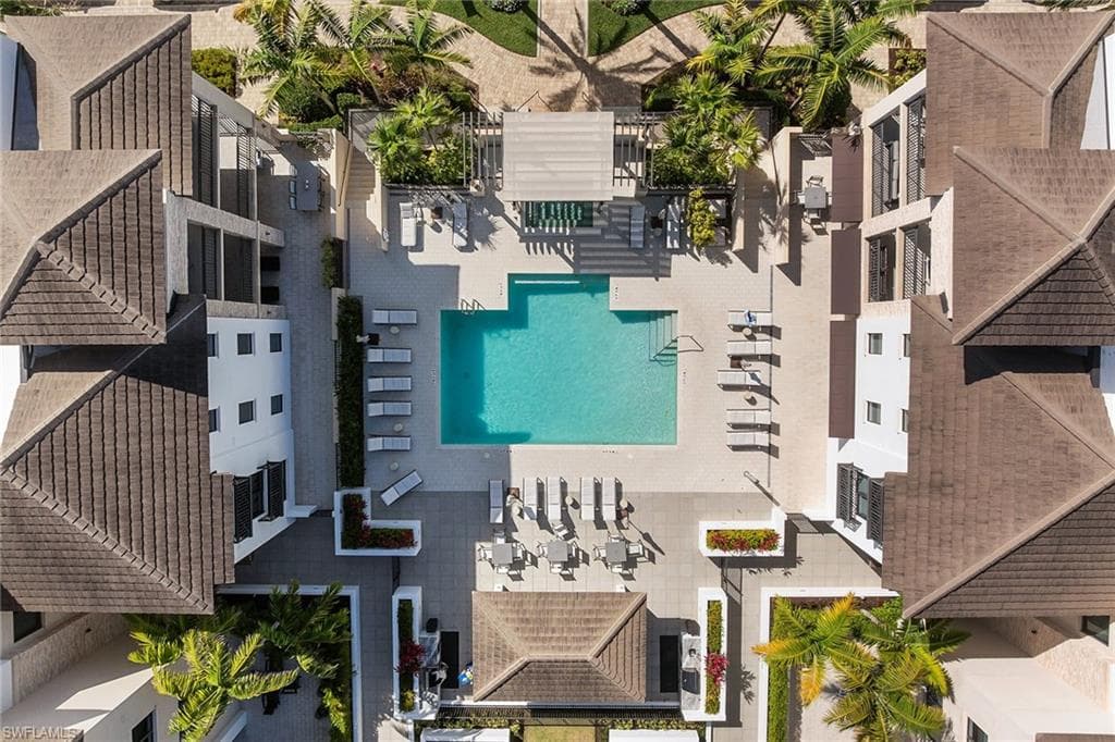 1135 3rd Ave S 317, Naples, FL 34102-18