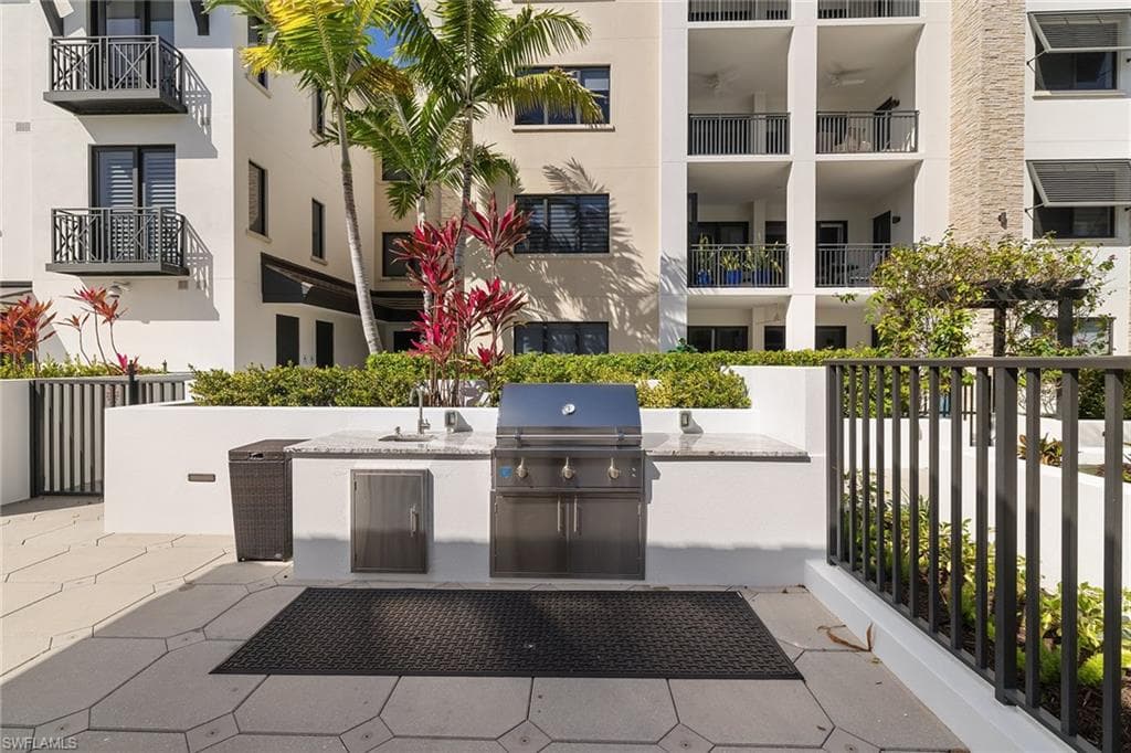 1135 3rd Ave S 317, Naples, FL 34102-19